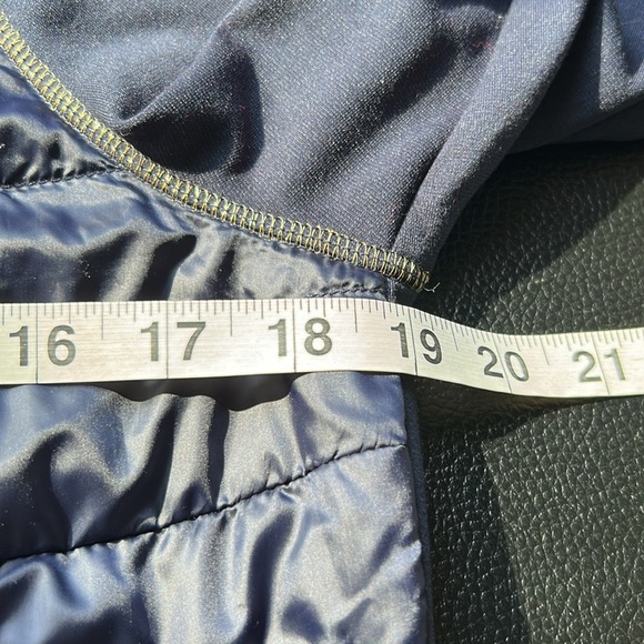 Lilly Pulitzer Darci Puffer Coat True Navy Blue Full Zip Pockets Gold Detail M - Picture 10 of 11